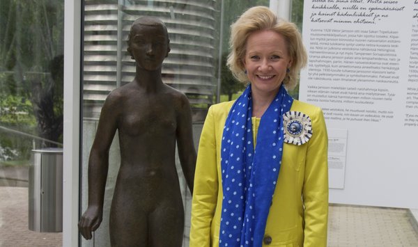 Last summer ​the Winter Garden featured an exhibition of sculptures by Tove's father, sculptor Viktor Jansson. The picture shows Managing Director Paulina Ahokas at the exhibition's opening ceremony.​​​