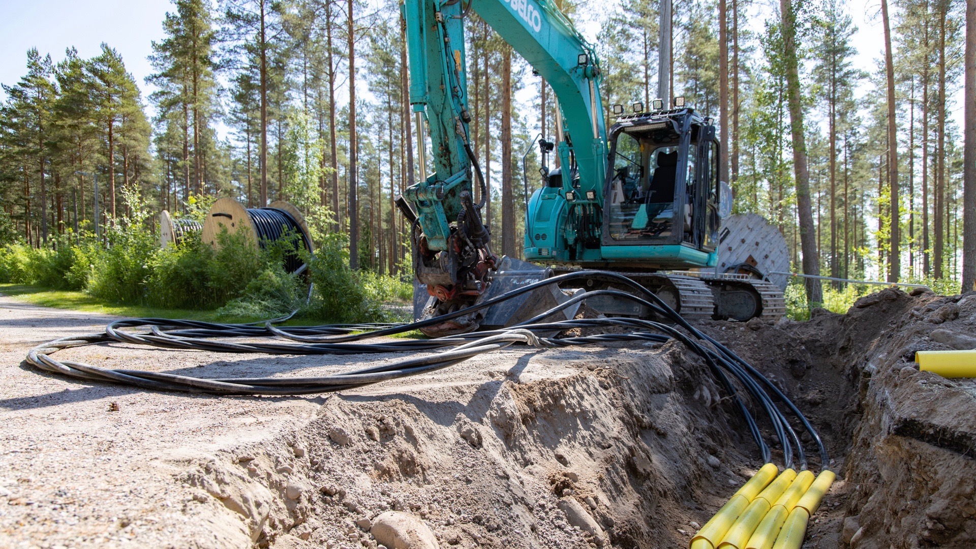 Installing underground cables