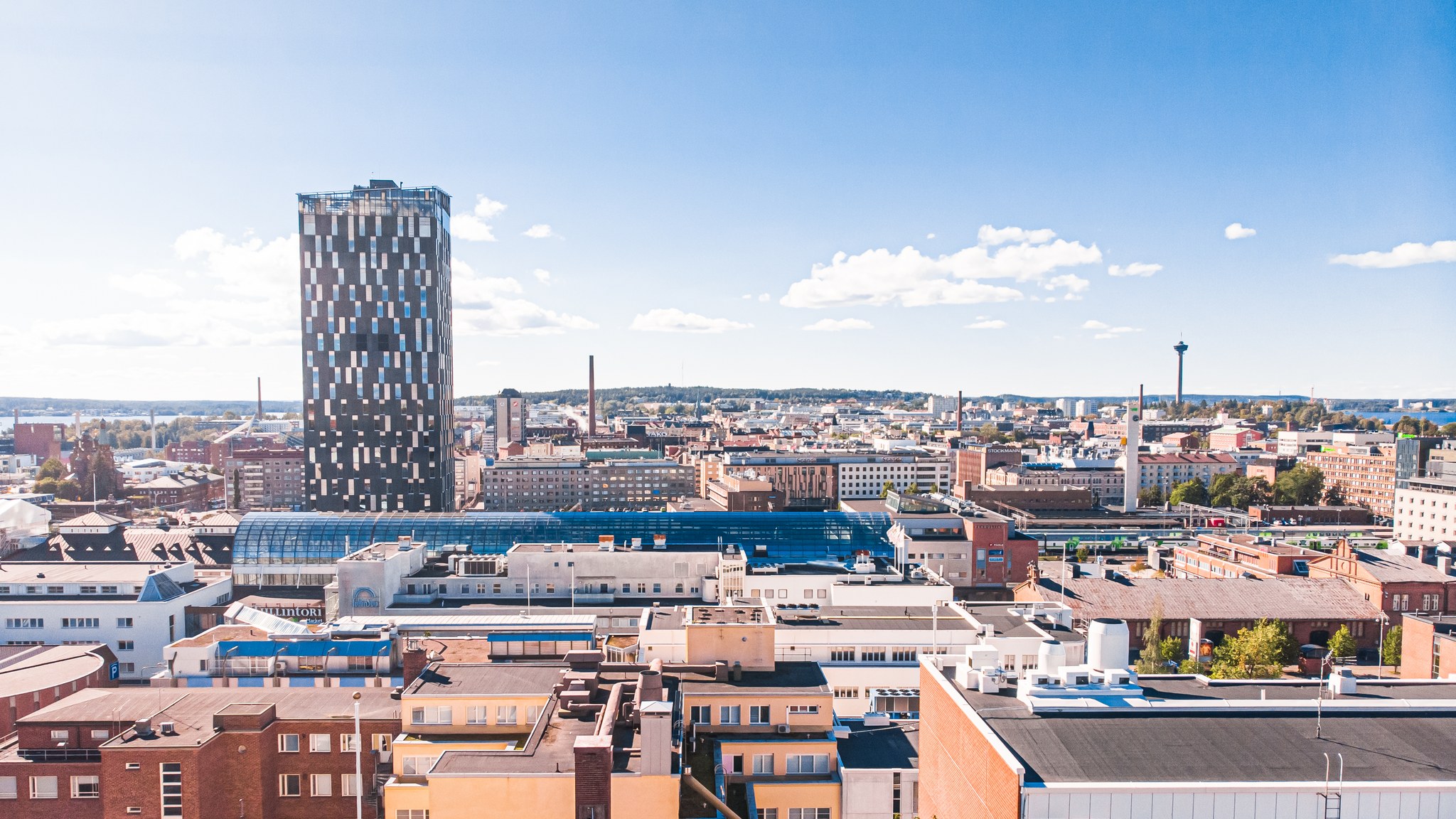 Visit Tampere Summer drone view from Yliopistonkatu Sokos Hotel Torni Nasinneula Cityscape Urban panorama Laura Vanzo
