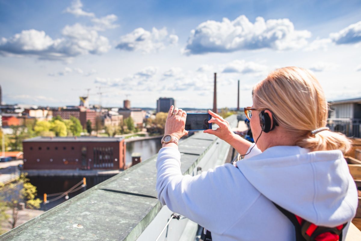 visit tampere kattokavely roof walk finlayson amazing city laura vanzo 4