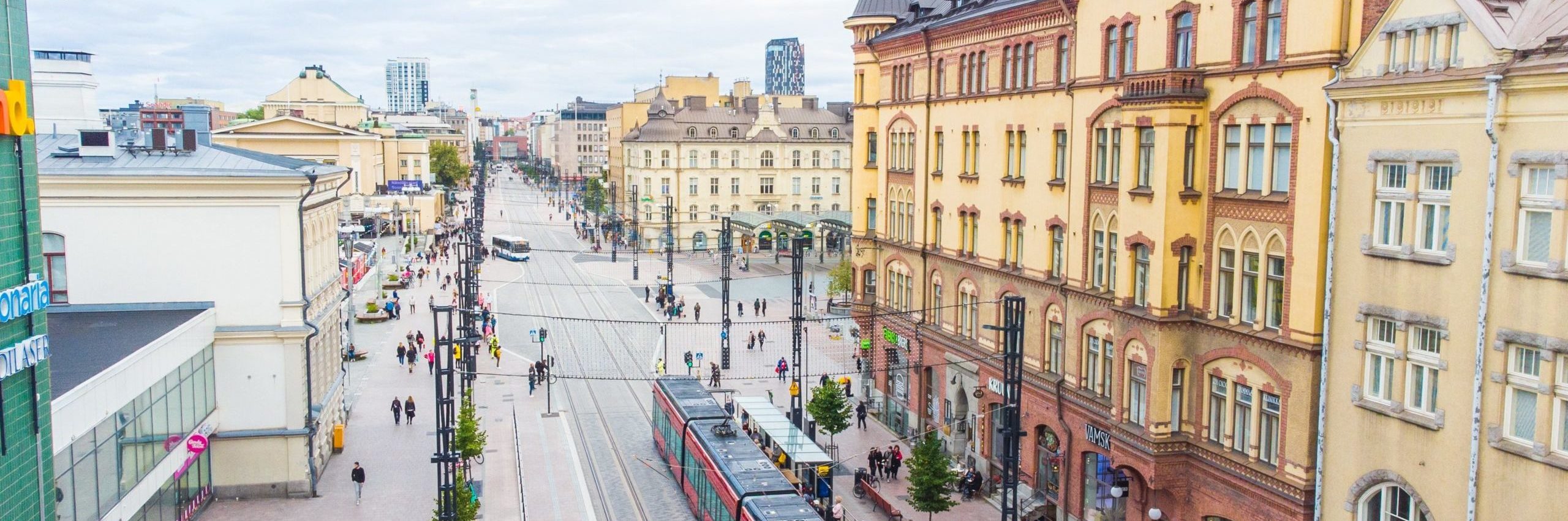 visit tampere hameenpuisto tramway drone views ratikka summer laura vanzo 3 crop